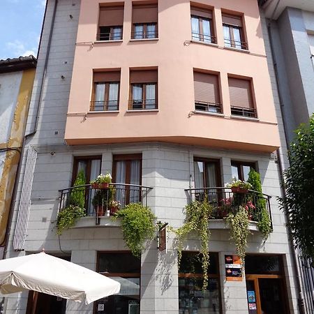 Apartamentos San Pelayo Onís Pokoj fotografie