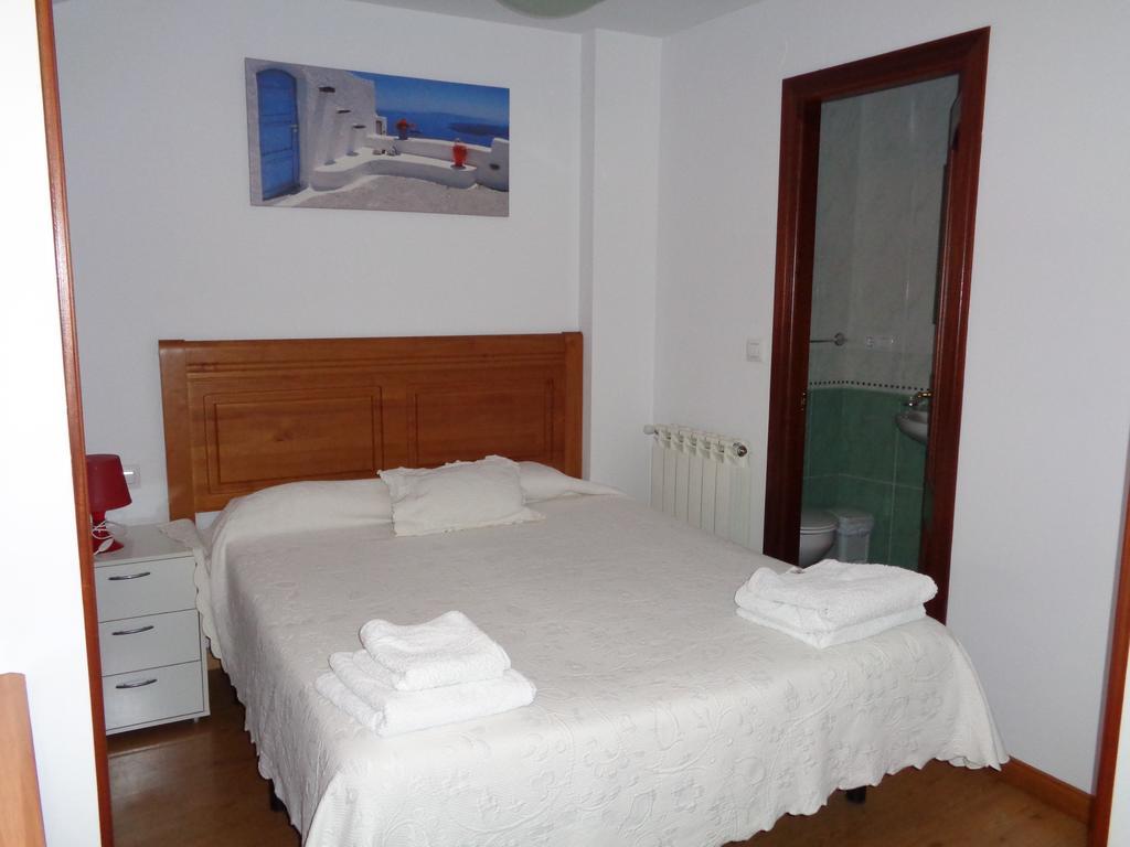 Apartamentos San Pelayo Onís Pokoj fotografie