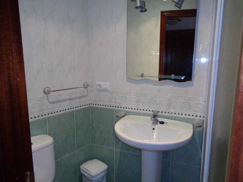 Apartamentos San Pelayo Onís Pokoj fotografie