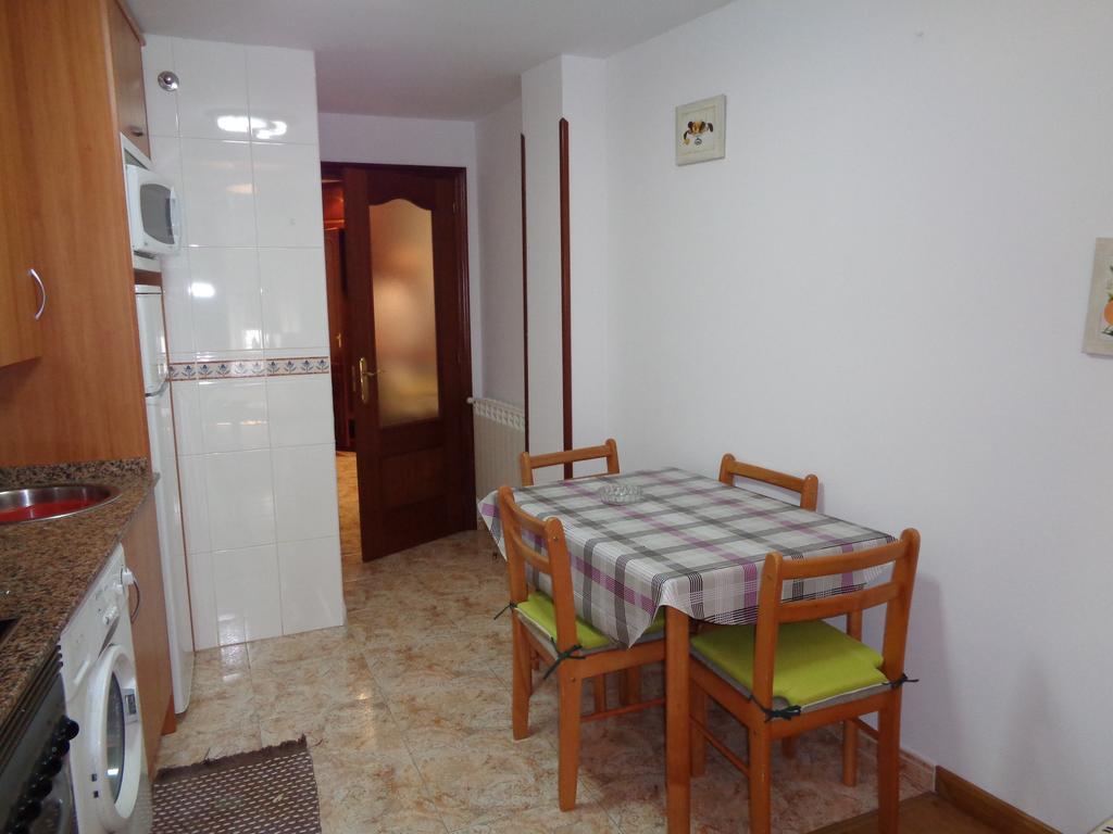 Apartamentos San Pelayo Onís Pokoj fotografie