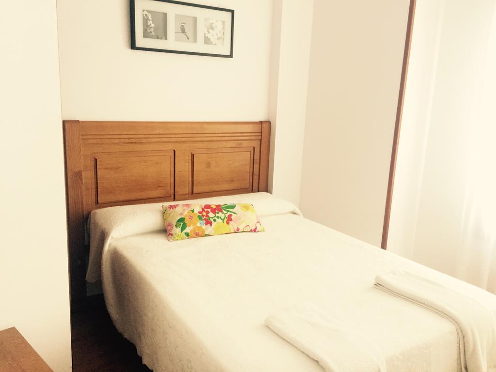 Apartamentos San Pelayo Onís Pokoj fotografie